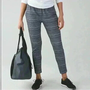 Lululemon On The Fly Pant Black and white tapered leg 5 pocket jogger legging